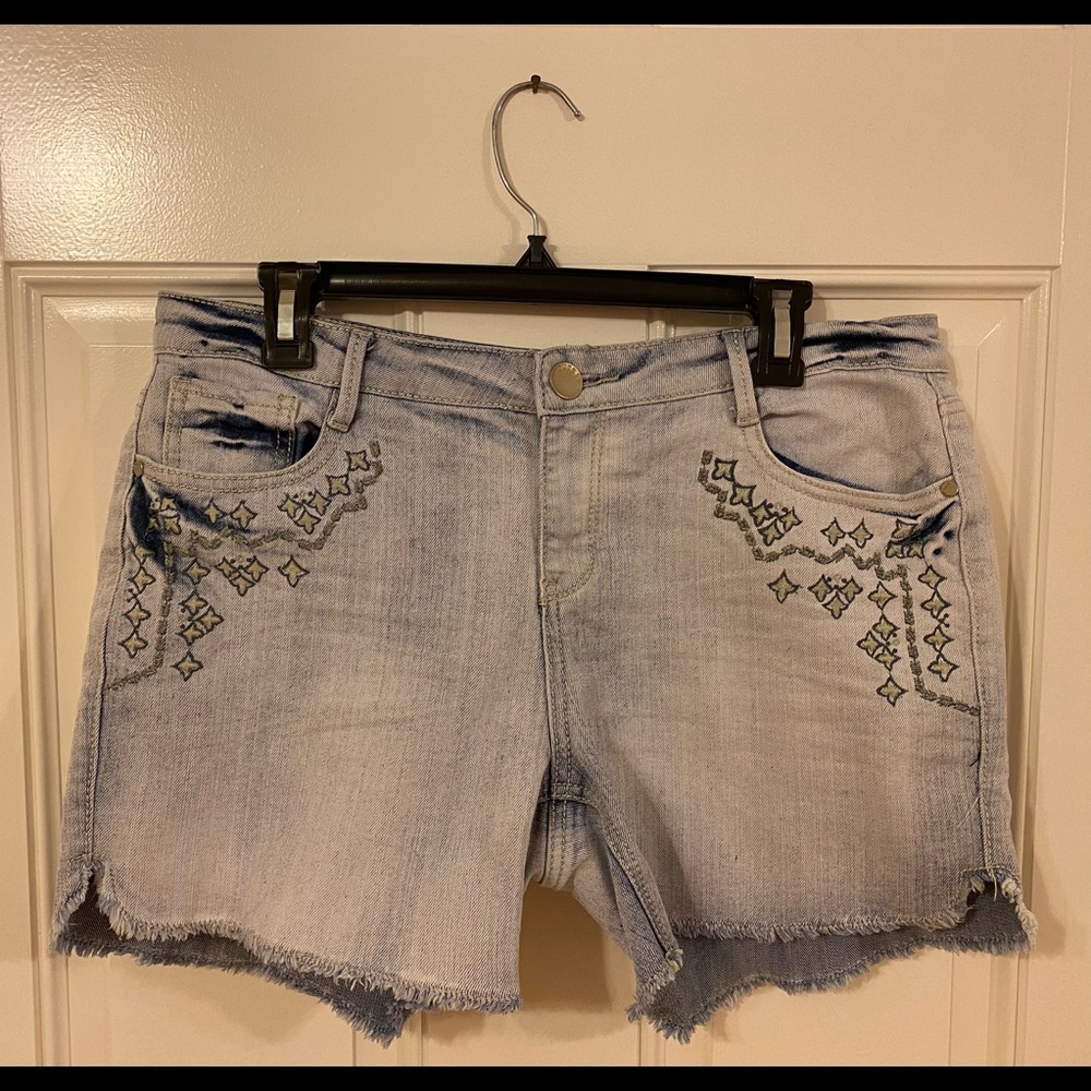Women’s jean shorts: Size 10